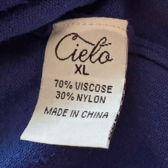 Cielo Cardigant - Purple - XL - 3/4 Sleeve - Like New - Picture 4 of 10